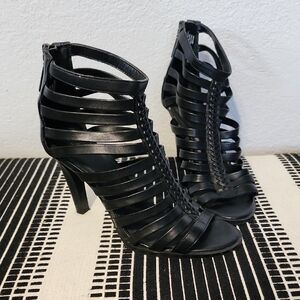 Simply Vera Vera Wang Black Strappy Heels